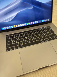 MacBook Pro 15” 2018 A1990 i7 / 16GB RAM / 512GB SSD – stare foarte bună + baterie ok