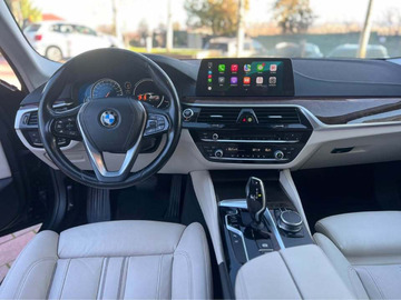 BMW 540iX Luxury - 2