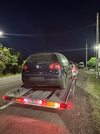 Dezmembrez golf V, 1.4 Benzină Fsi, fără motor - 2