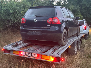Dezmembrez golf V, 1.4 Benzină Fsi, fără motor - 3